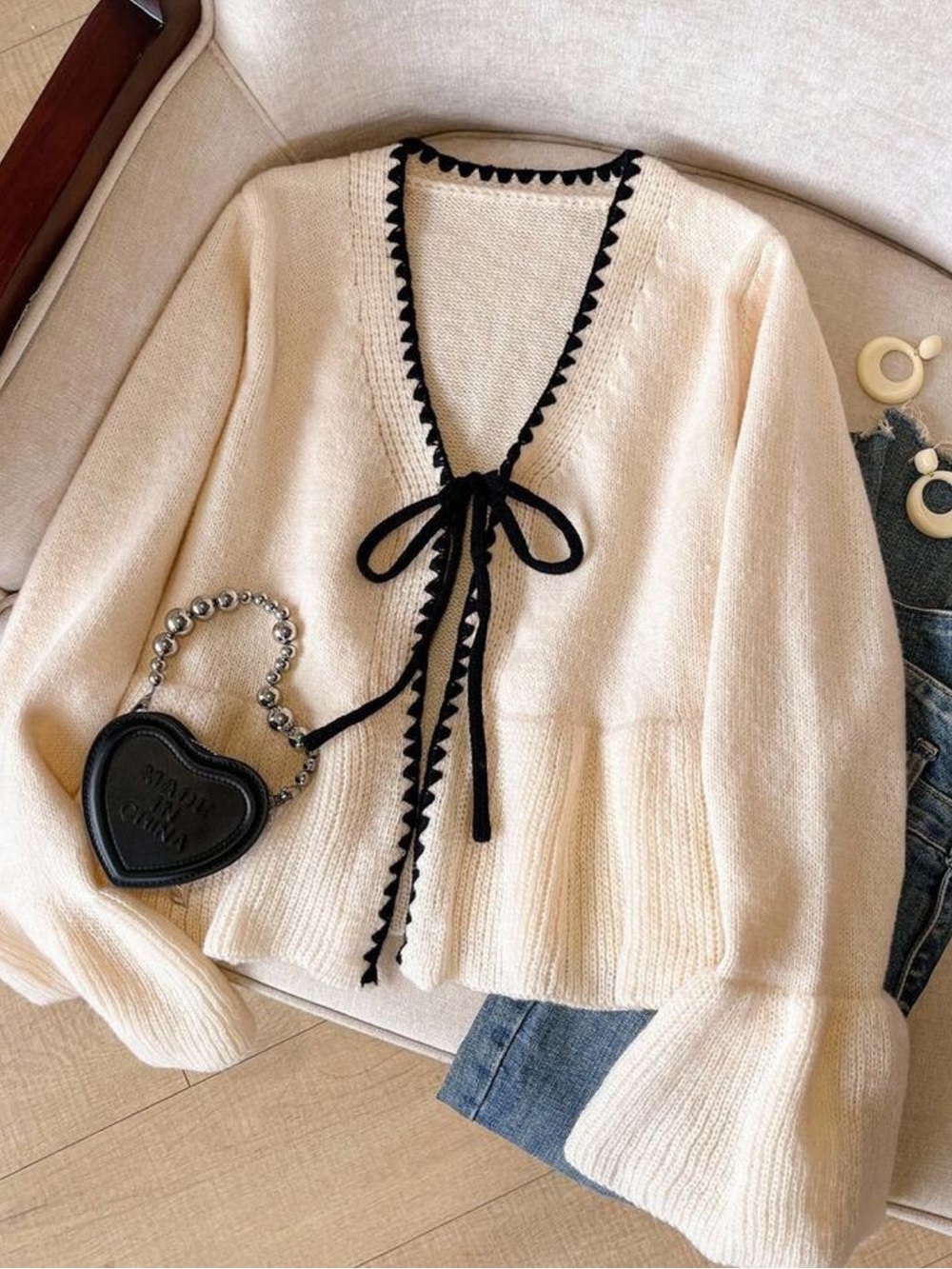 Women's Elegant French Cute Casual White And Black Embroidered Contrastin